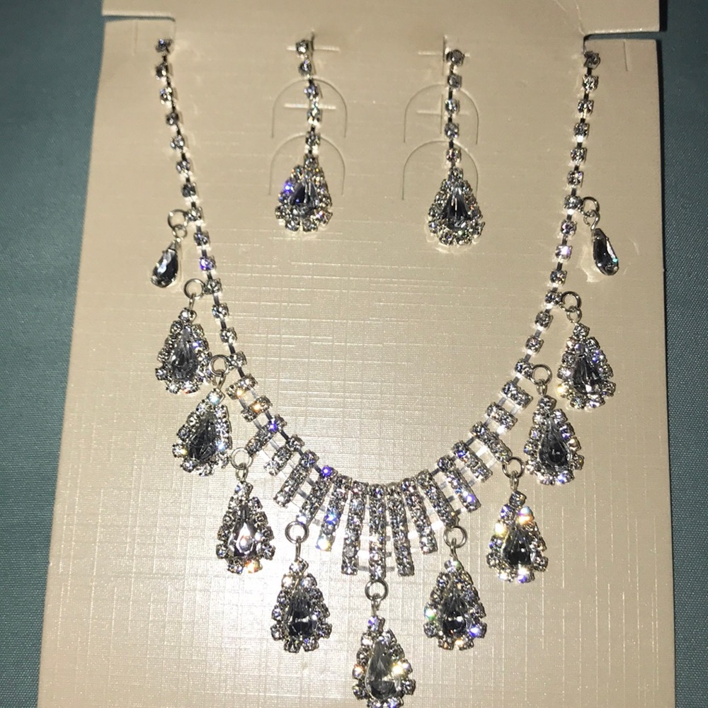 NWT Rhinestone Necklace & Earrings